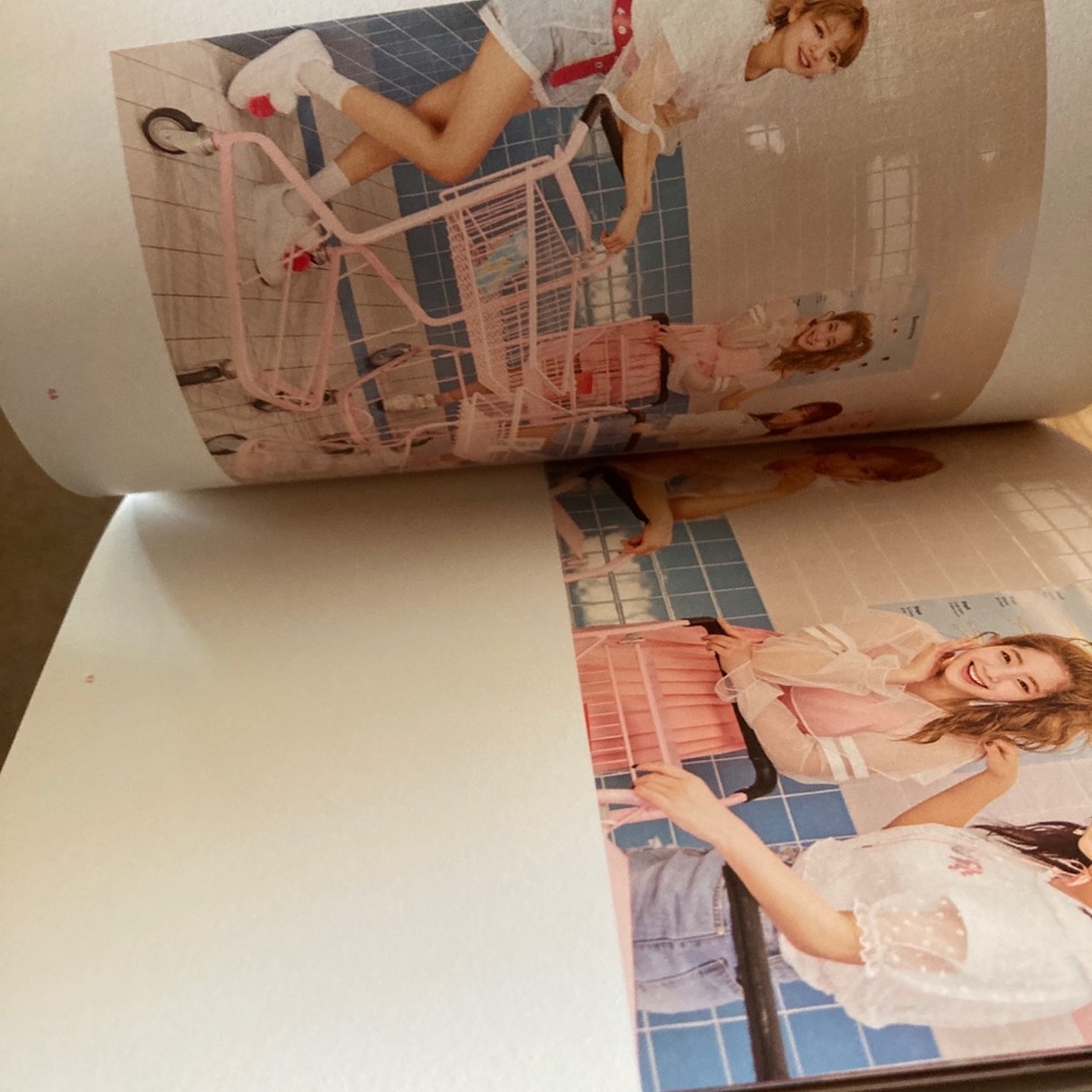 Signal by Twice Korea - Picture 4 of 6